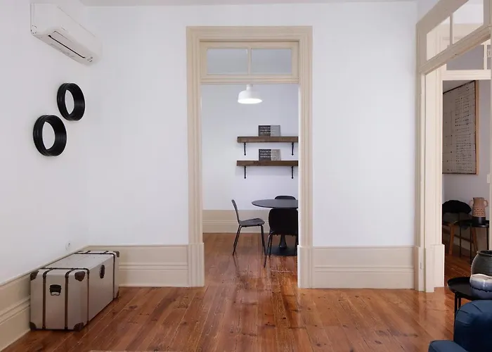 Crooked Floor House - 1st Floor Appartement