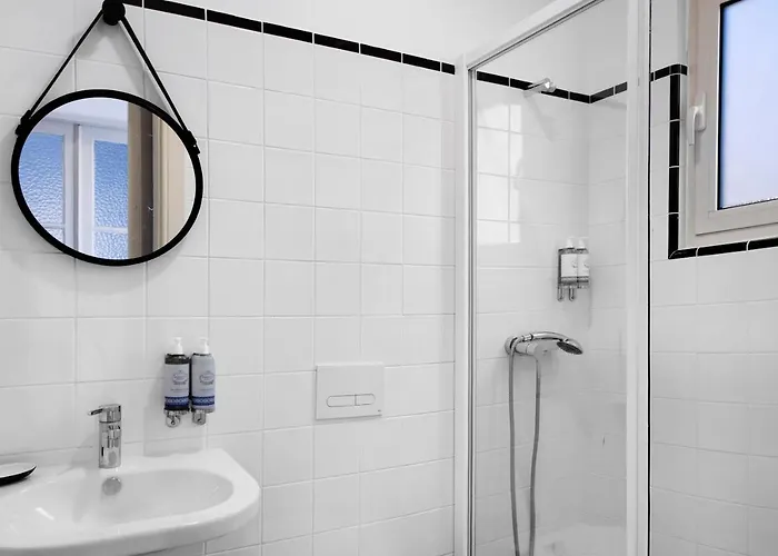 Crooked Floor House - 1st Floor Appartement