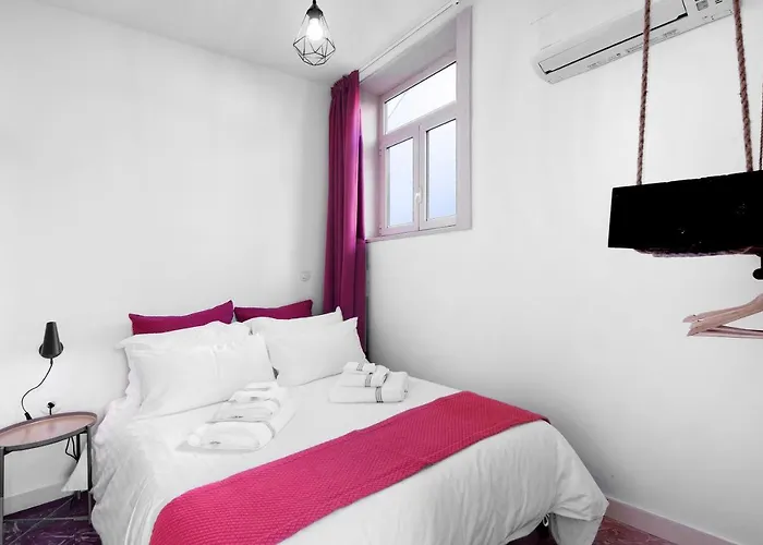 Crooked Floor House - 1st Floor Appartement *