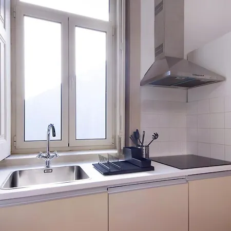 Crooked Floor House - 1st Floor Apartment *