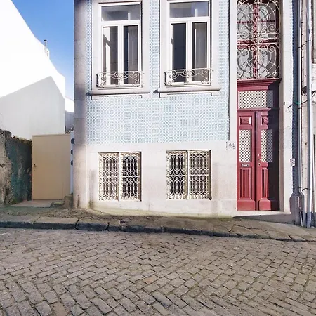 Crooked Floor House - 1st Floor アパート